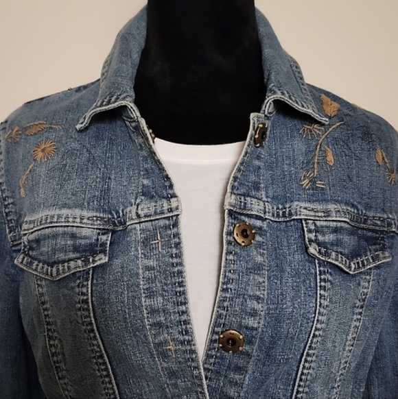 Option Elle Jackets & Blazers - Medium Wash Denim Jacket Women’s M Fitted Jean Jacket Contrast Stitch Detail